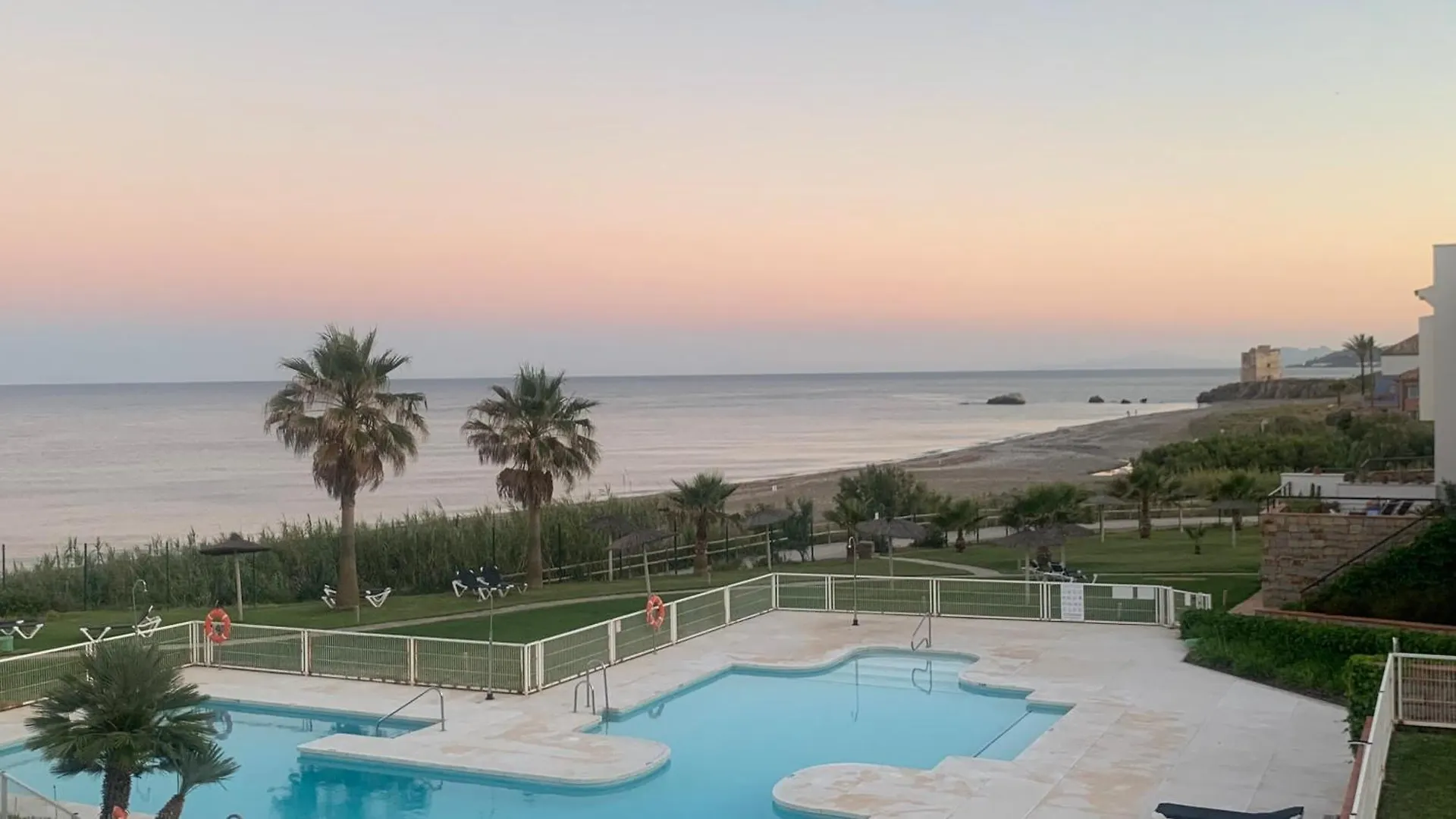 Firstline Beach-Amazing Seaview - Estepona-La Duquesa Bahia de Casares Espagne